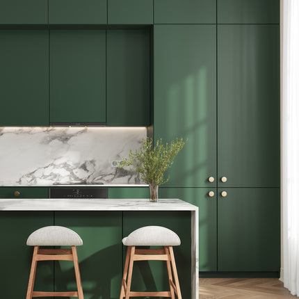 Mattgrüne IKEA Metod Küchenfronten mit goldenen Griffen und weißer Marmorarbeitsplatte. - NovaFronten - Küchen Fronten Konfigurator - Standard - Matt