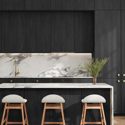IKEA Metod Küchenfronten in schwarzer Eiche mit dunklem Kücheninsel-Design und Marmorkonterfläche. - NovaFronten - Küchen Fronten Konfigurator - Standard - Holz Fein