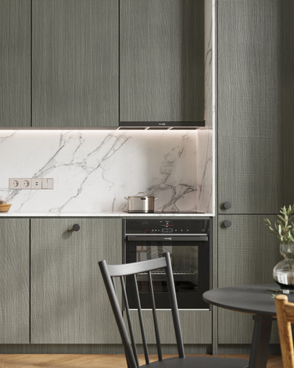 IKEA Metod Küchenfronten aus grauem Holz Rustikal mit schwarzem Griff und Marmor-Rückwand. - NovaFronten - Küchen Fronten Konfigurator - Standard - Holz Rustikal